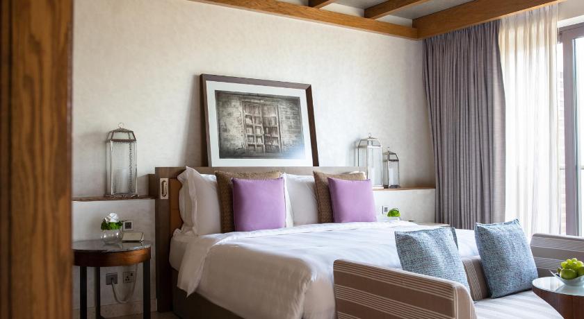 Royal Suite - with airport transfers, suite benefits and beach club access &amp; Wild Wadi Waterpark™ Access