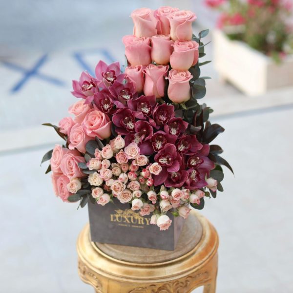 Velvet Medium Box in Graceful Design