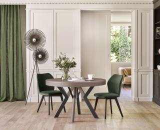 Setis Rondo round table with black legs