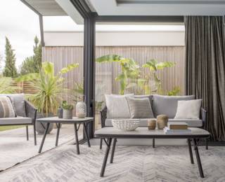 Evasion square coffee table