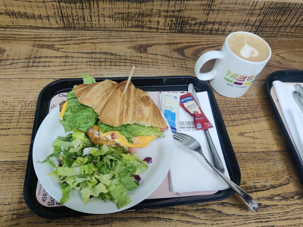 Meesh Me-Time Café food &amp; beverages