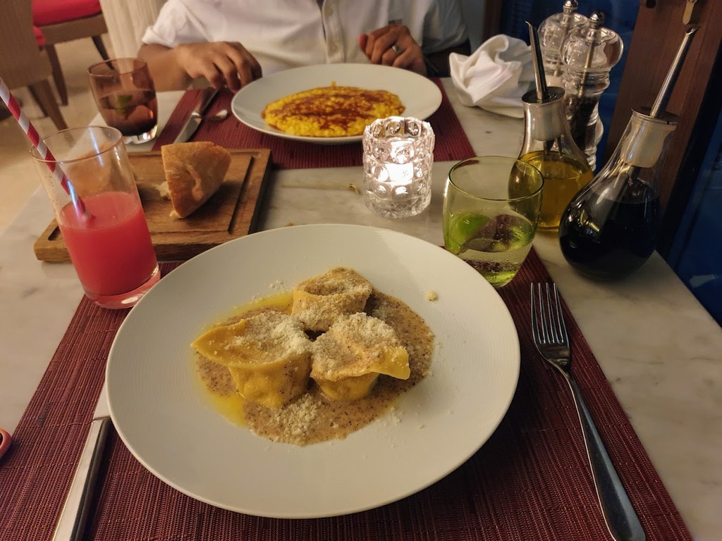 delicious Rocca Food and Beverages 