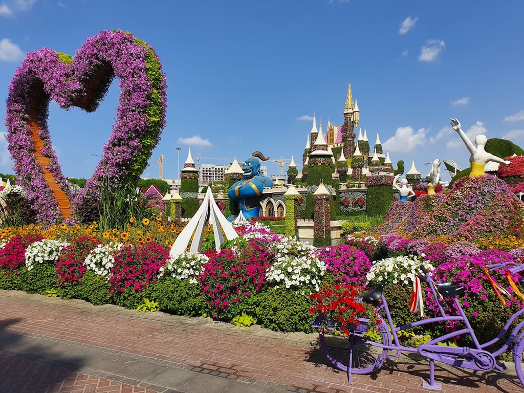 The best entertainment offers in Dubai Miracle Garden