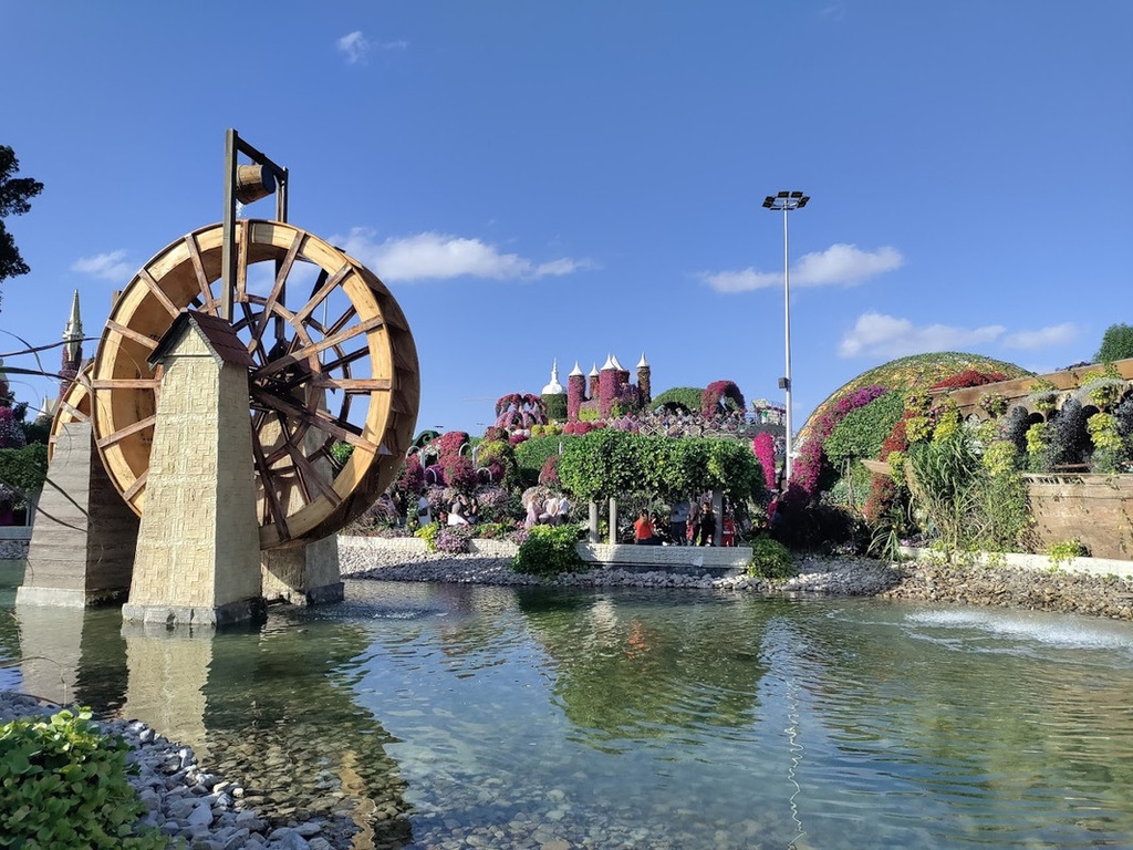 The best entertainment offers in Dubai Miracle Garden