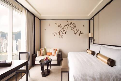 Grand Deluxe Harbour View Room
( 452ft2 )