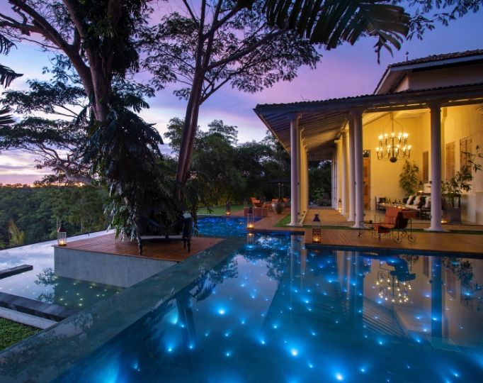 COLONIAL MANSION
(2 BEDROOM)