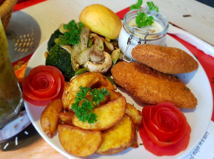 Delicious Food and Beverages at Tche Tche Cafe - The Avenue hotel