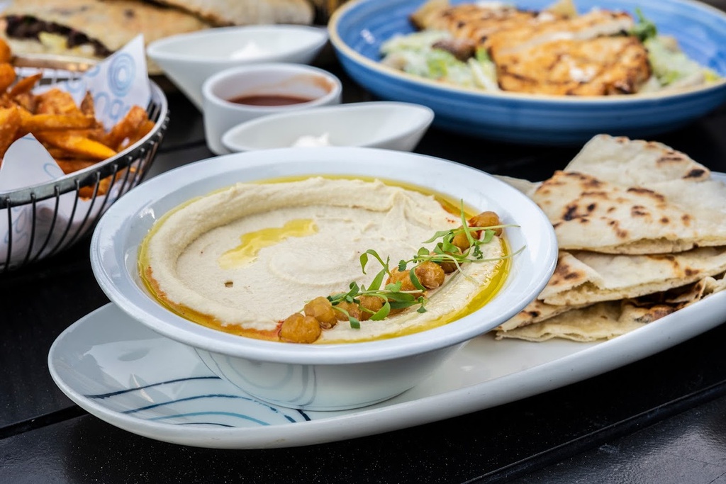 Delicious Food and Beverages at Aqua Lounge - Marriott Marquis