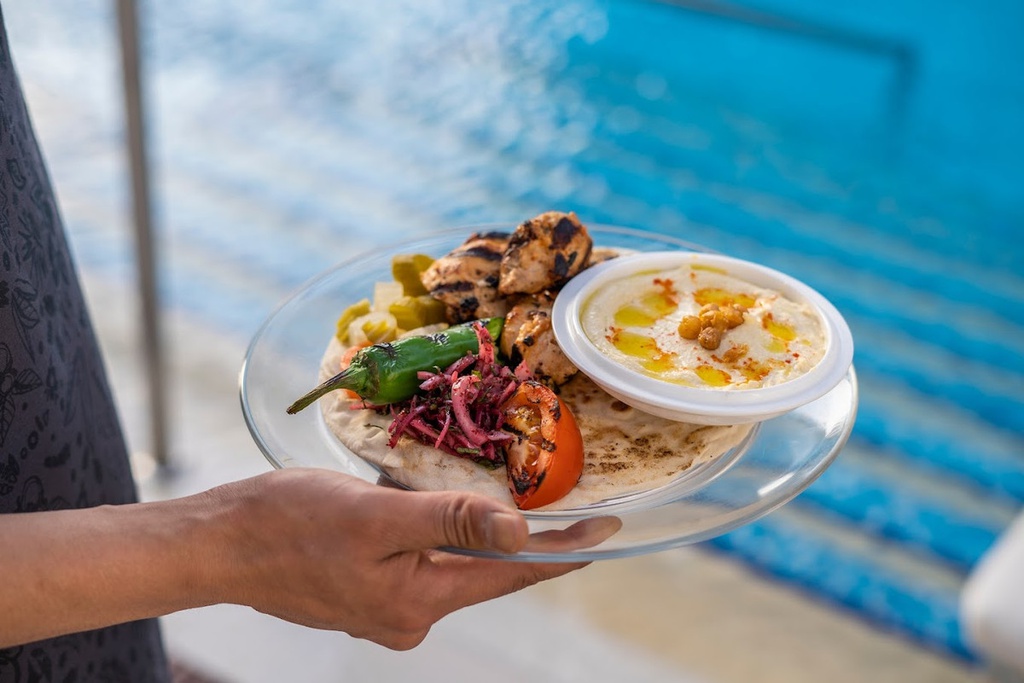 Delicious Food and Beverages at Aqua Lounge - Marriott Marquis