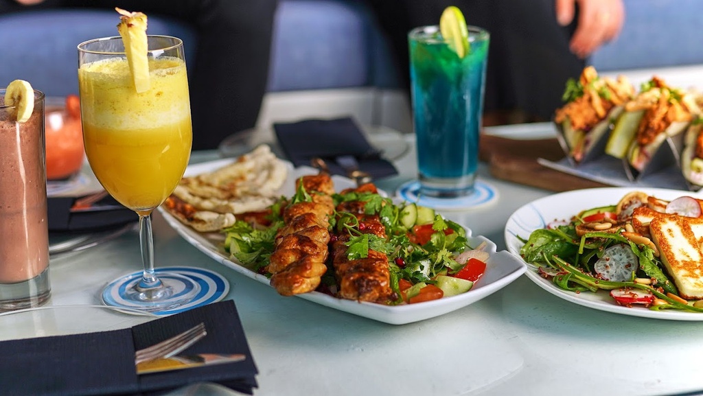 Delicious Food and Beverages at Aqua Lounge - Marriott Marquis