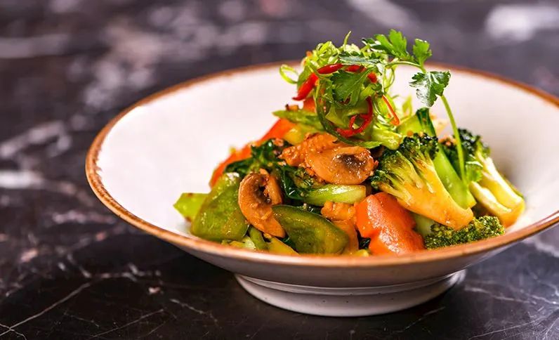 Delicious Food and Beverages at B-LOUNGE - The RITZ - CARLTON