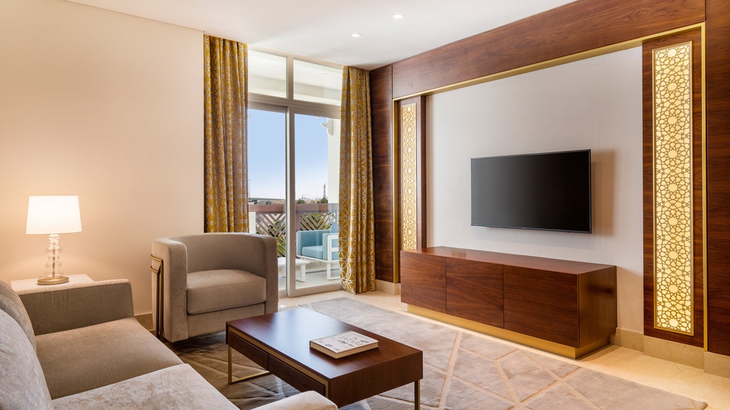 Deluxe Suite (Single)