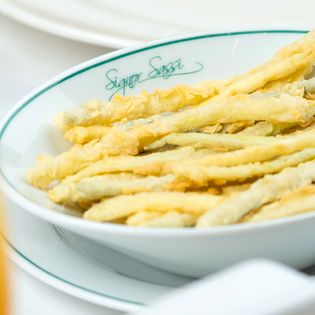 Delicious Food and Beverages at Signor Sassi