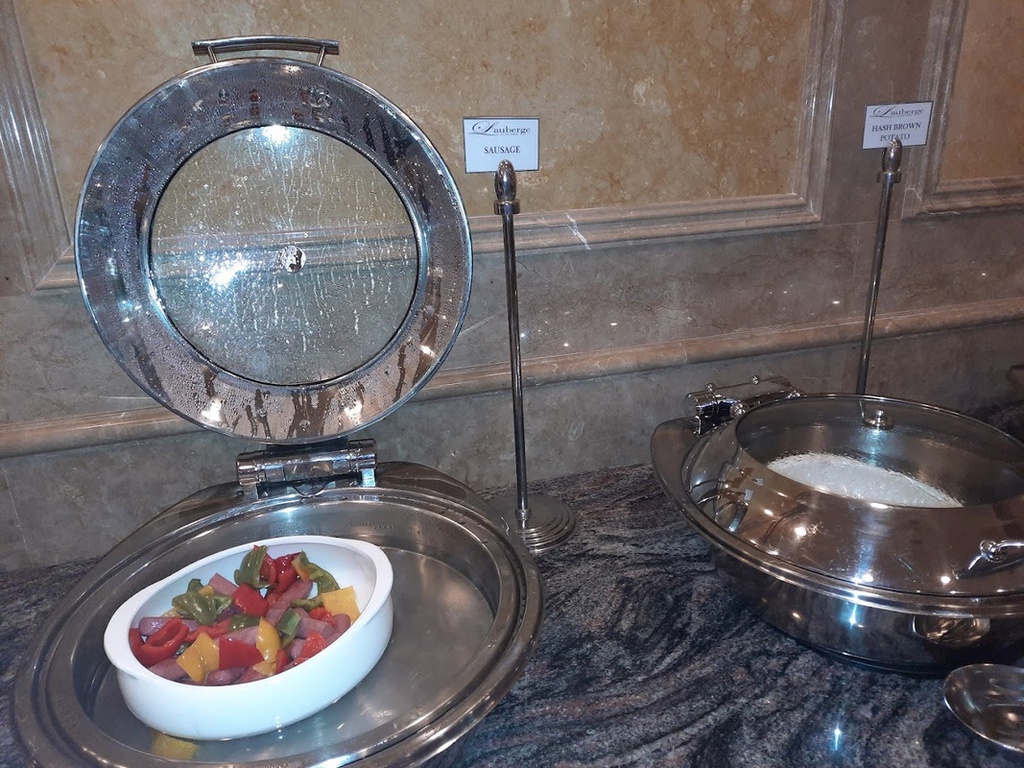 Delicious Food and Beverages at L'auberge - Warwick