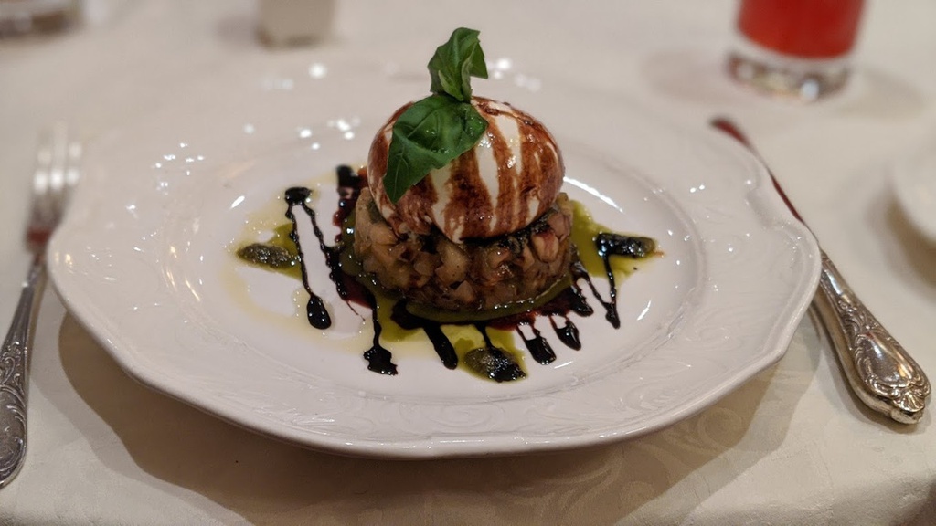 Delicious Food and Beverages at Carisma - Warwick