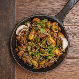 Delicious Food and Beverages at Zahr El-Laymoun Restaurant