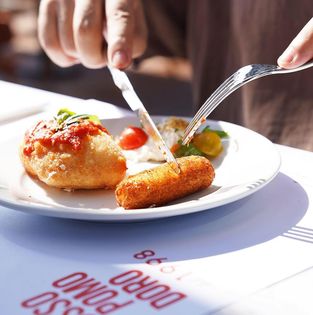 Delicious Food and Beverages at Rossopomodoro