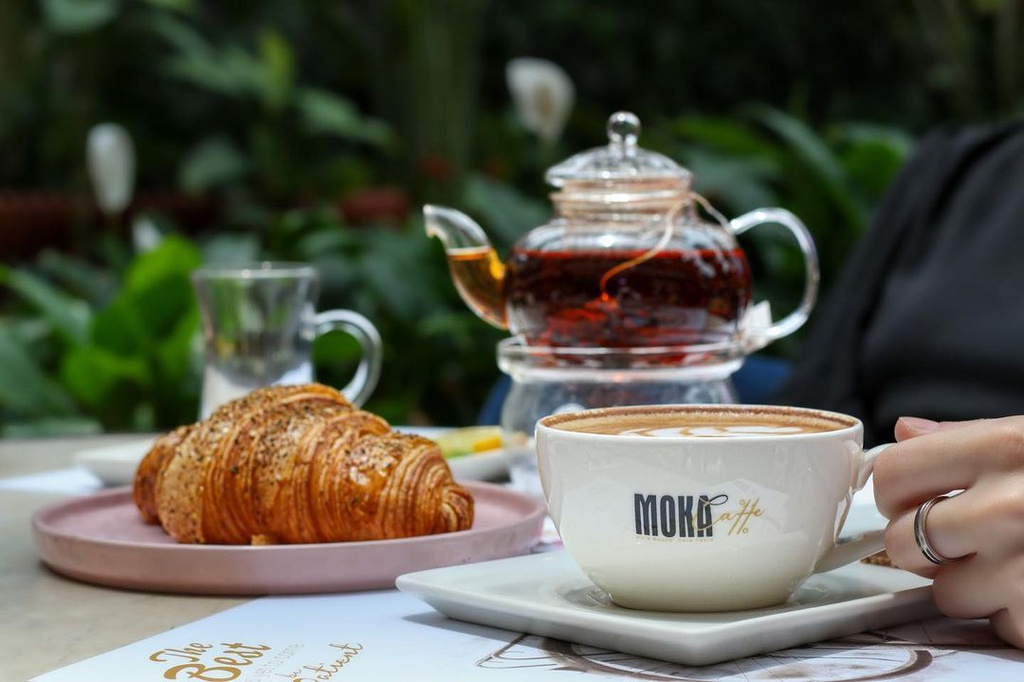 Delicious Food and Beverages at MOKACAFFE