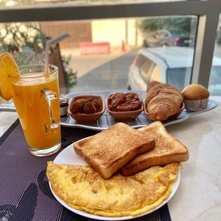 Delicious Food and Beverages at 59 Cafe Saraya