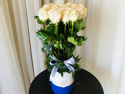 018 Blue And White Vase