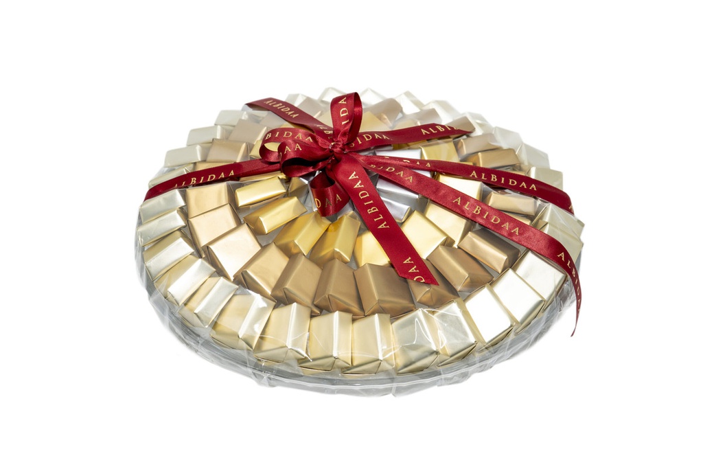 1190 grams of assorted chocolates in crystal and golden centerpiece