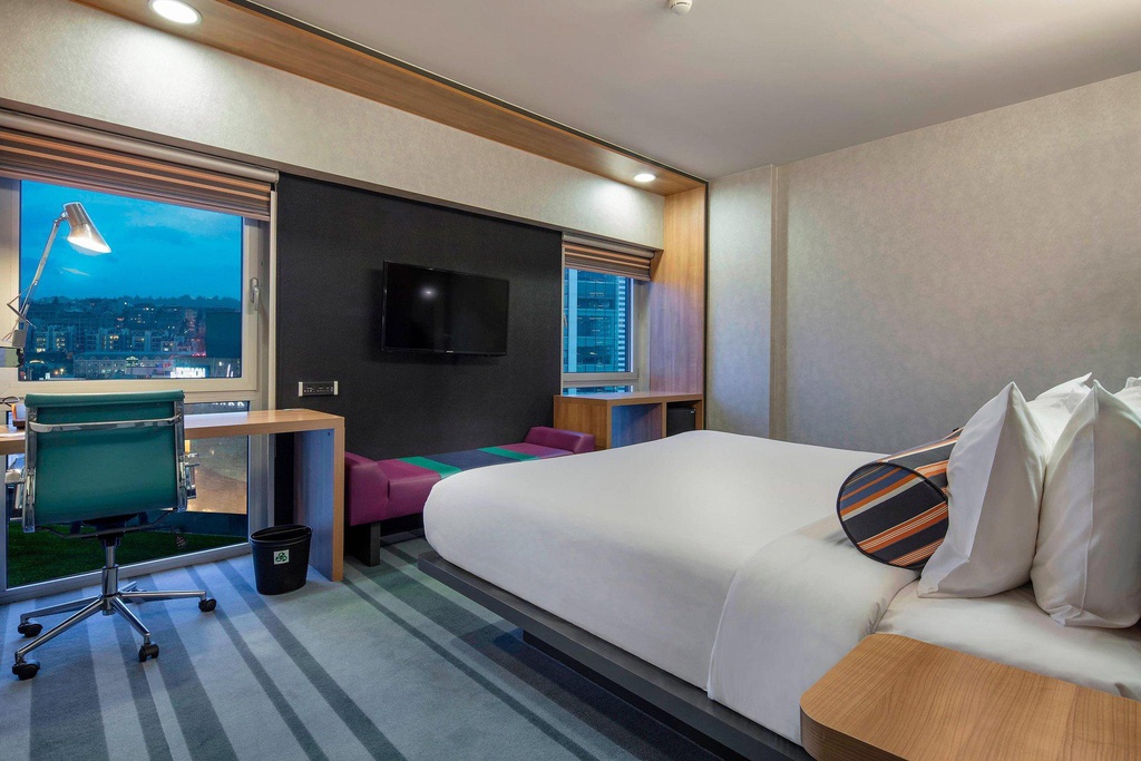 Aloft King Room