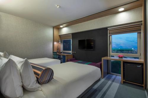 Savvy Larger Guest room