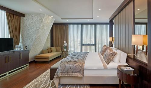 Presidential Suite with Lounge Access