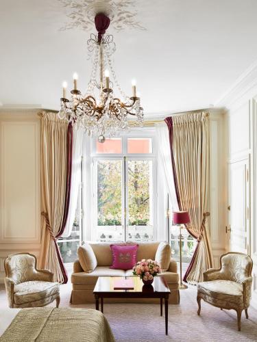 Junior Suite with Avenue View