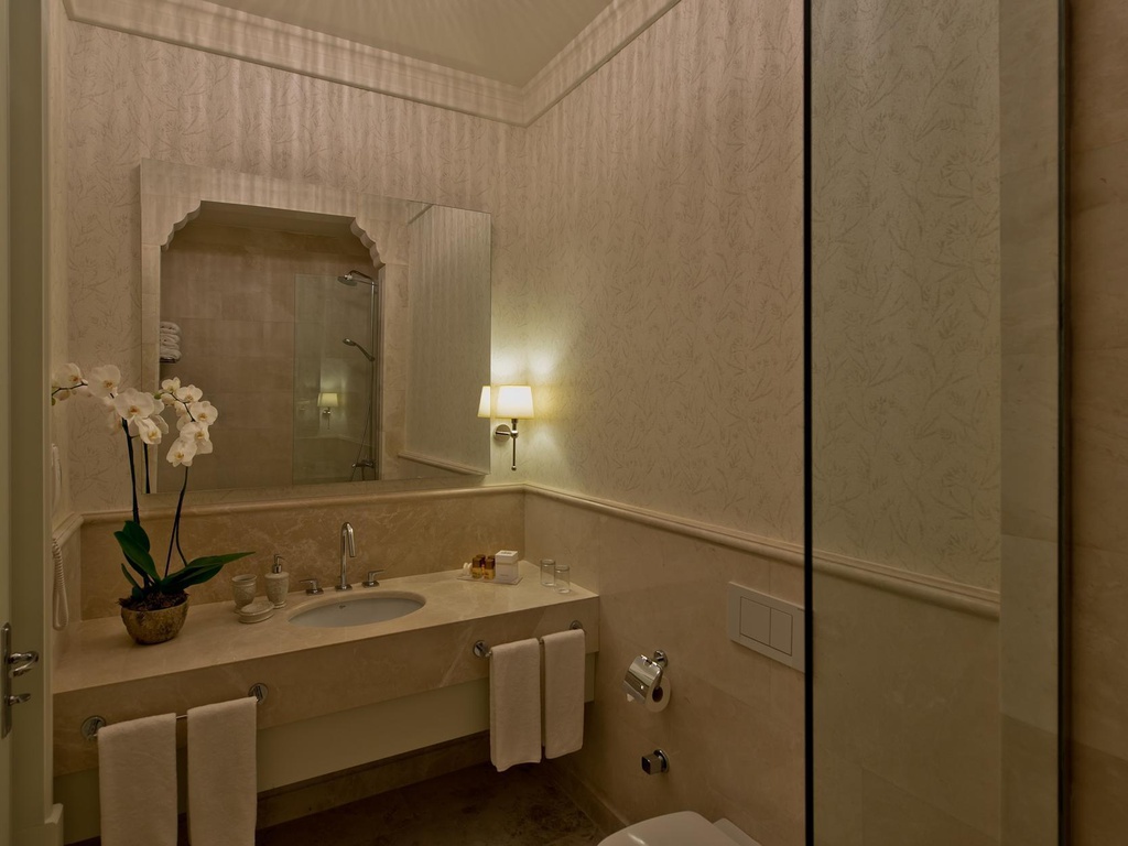 Deluxe Suite Twin Bed (4 Adults)