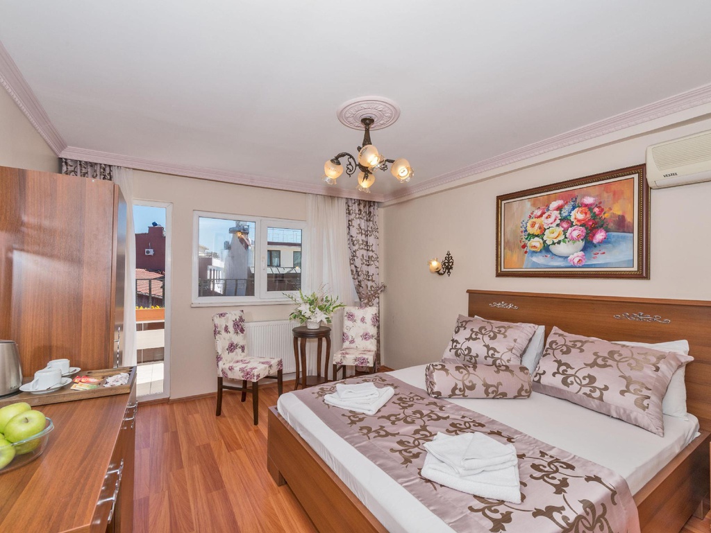 Suite Room with Balcony