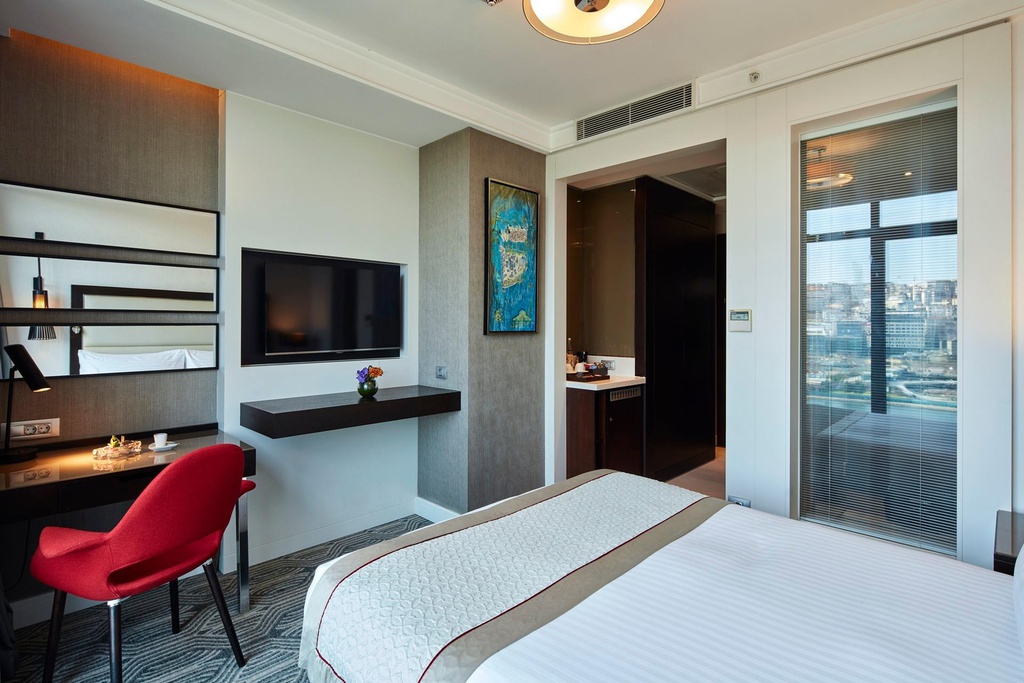 Superior King Sea View