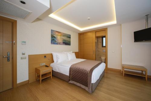 2 Twin Beds Room