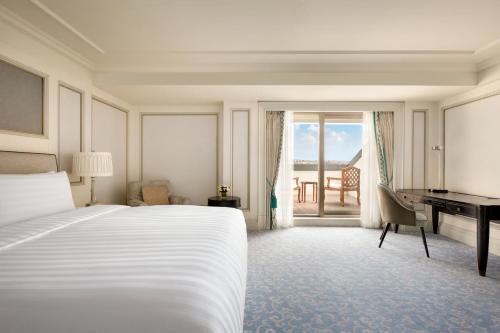 Terrace Junior Suite with Bosphorus View