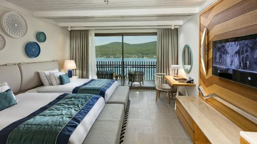 Standard Double or Twin Room with Sea View