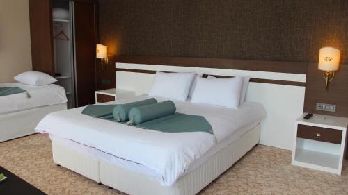 Deluxe Triple Room with Sea View