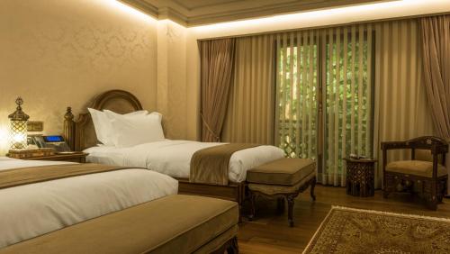 Deluxe Twin Room with Vertical Greenery View