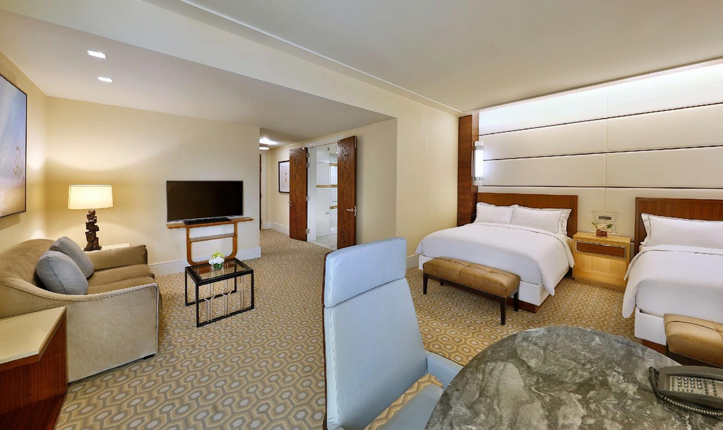 Queen Superior Partial Haram View