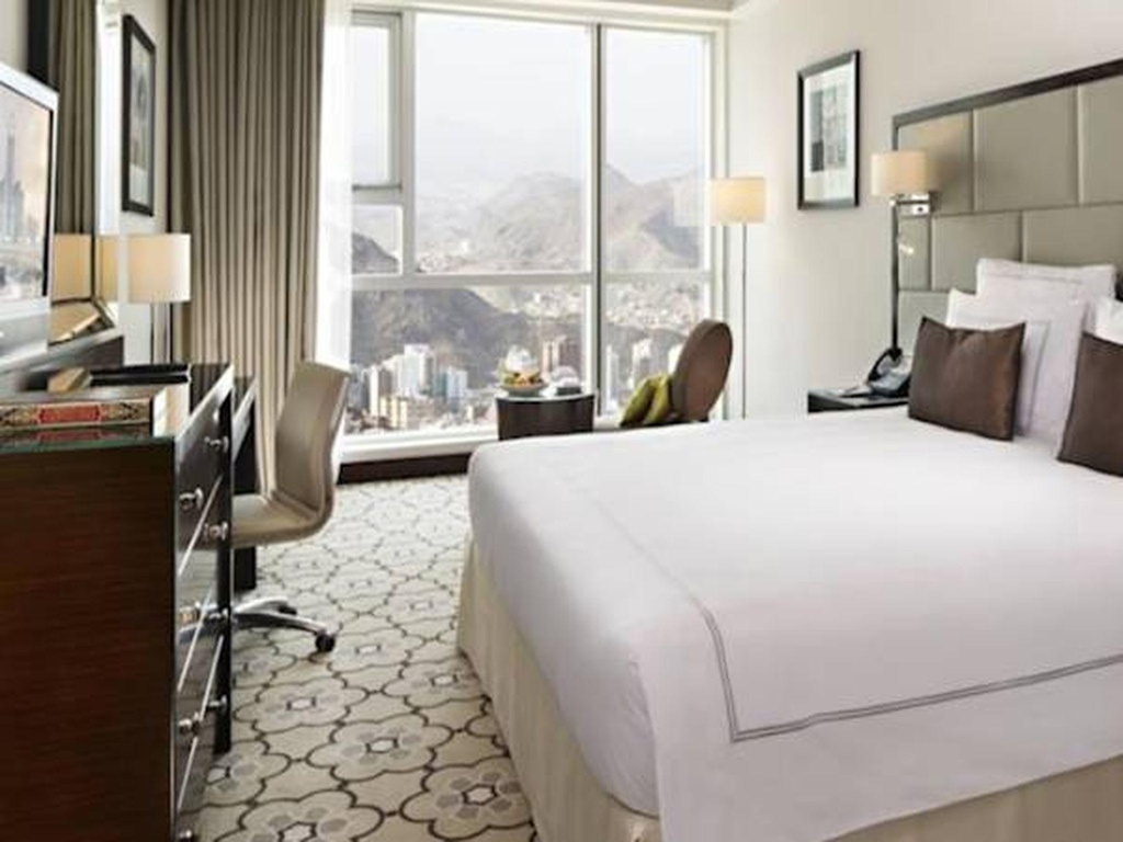 Classic Room City View