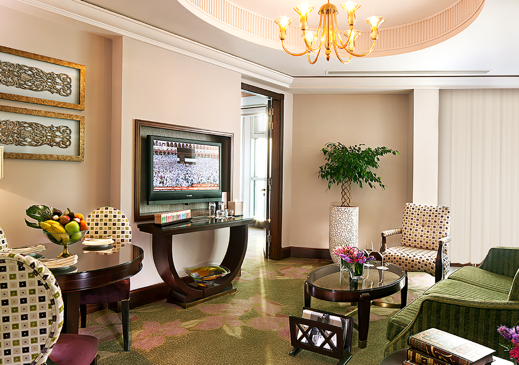 Signature Suite Full Board