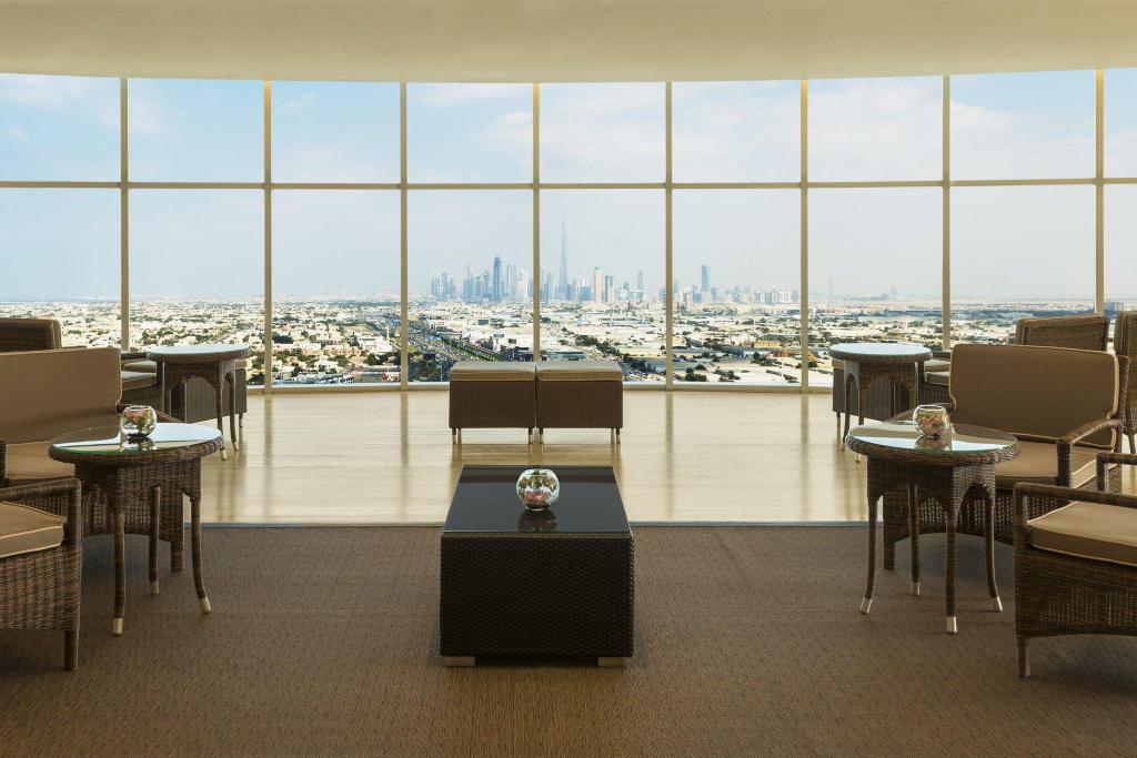 Club level, Guest room, 2 Twin/Single Bed(s), Skyline view