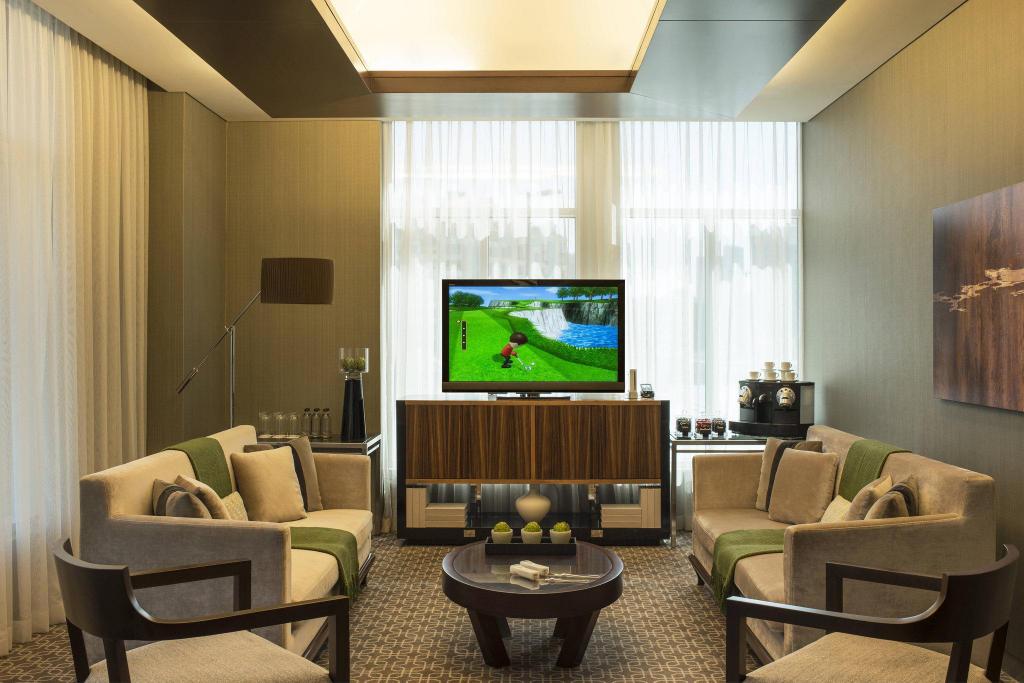 Deluxe Room, Guest room, 1 King, Skyline view