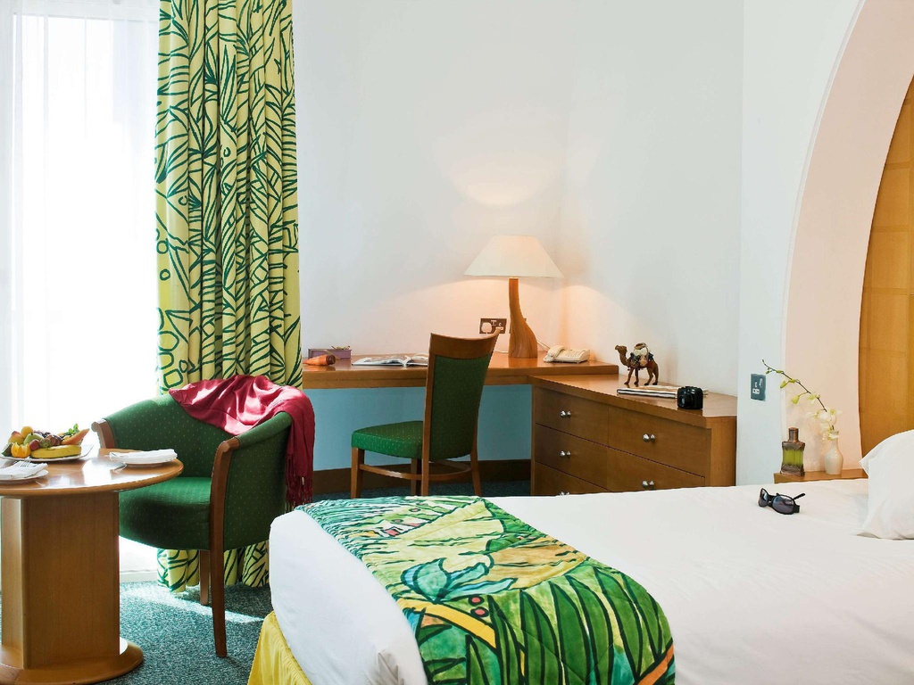 Deluxe Room with 2 Single Beds