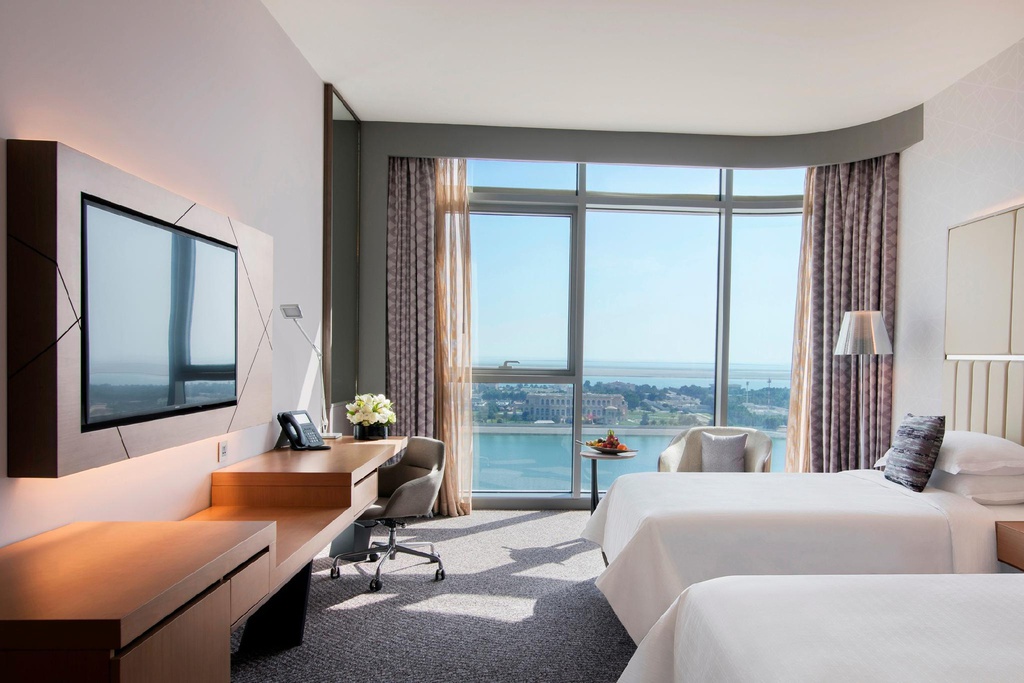 Twin Room with Club Lounge Access